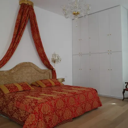 Savoia E Jolanda Venise