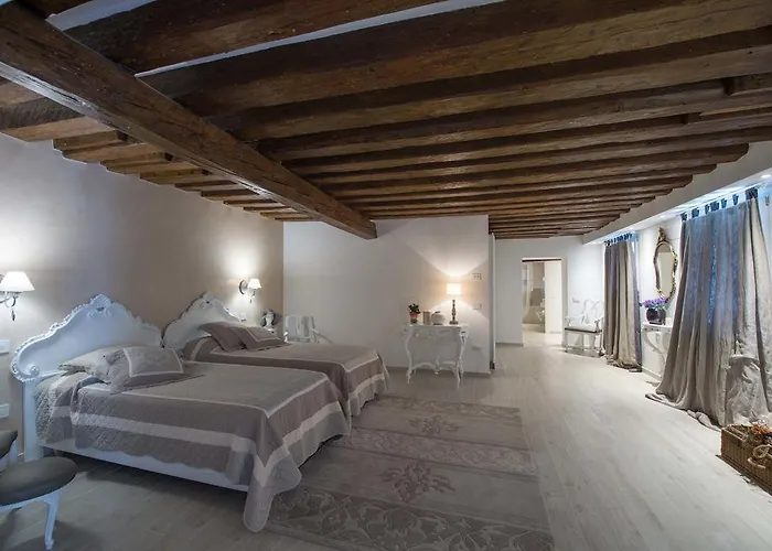 Savoia E Jolanda Venedig