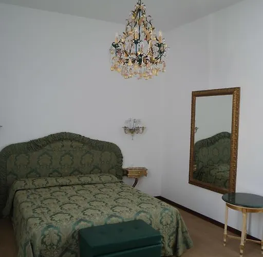 Savoia E Jolanda Benátky